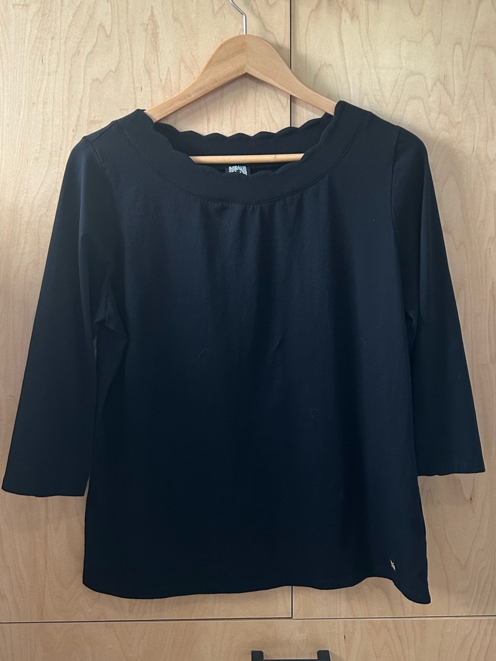Anne Klein Sport Black Scalloped Neck 3/4 Sleeve Top